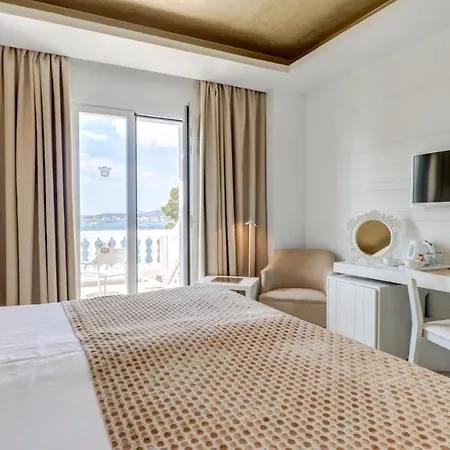 Illa D'or & Club Apts 4* Sup فندق 4*