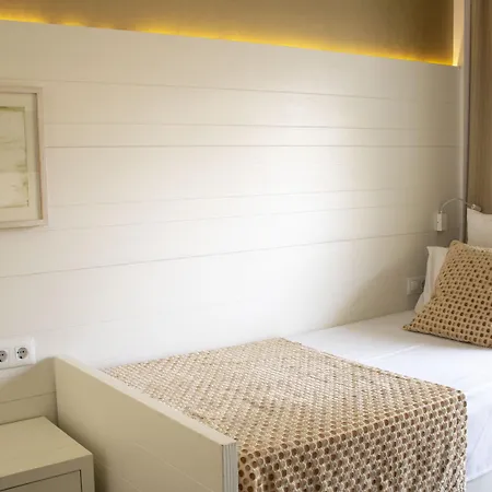 Illa D'or & Club Apts 4* Sup فندق بورت دي بوينسا