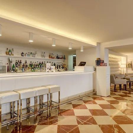 Illa D'or & Club Apts 4* Sup 4*