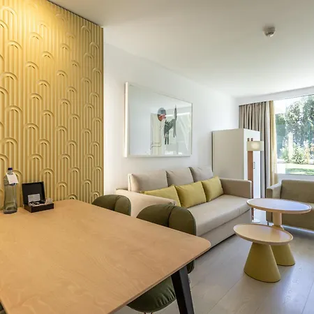 Illa D'or & Club Apts 4* Sup فندق 4*